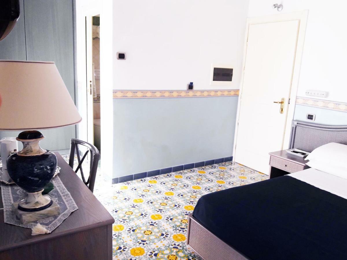 Hotel Stella Maris Casal Velino Ngoại thất bức ảnh