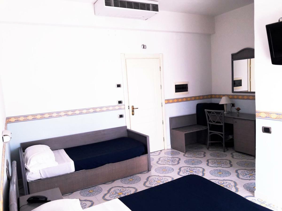 Hotel Stella Maris Casal Velino Phòng bức ảnh